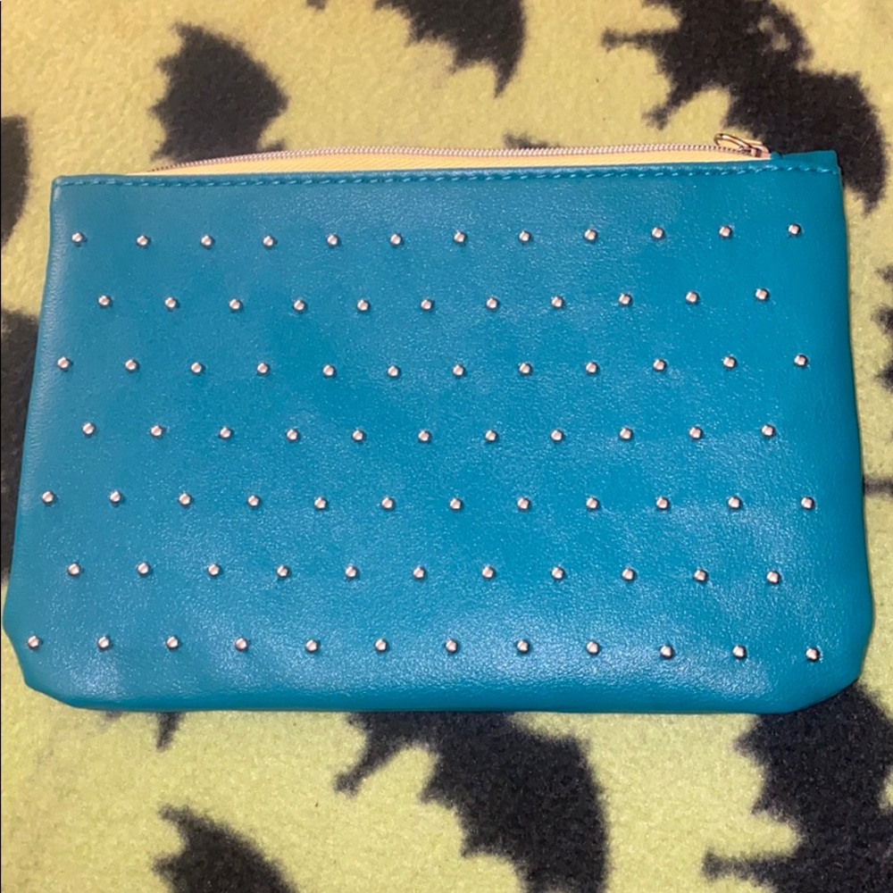 Ipsy makeup bag